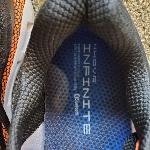 Men's Hover Sneakers - Picture 3 of 8